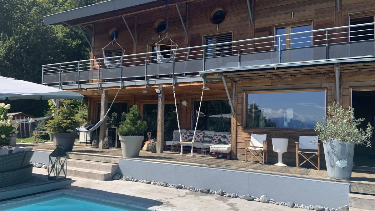 Pringy Villa | Contemporary wooden villa, clear view of Lake and mountains.nWith spa & pool.