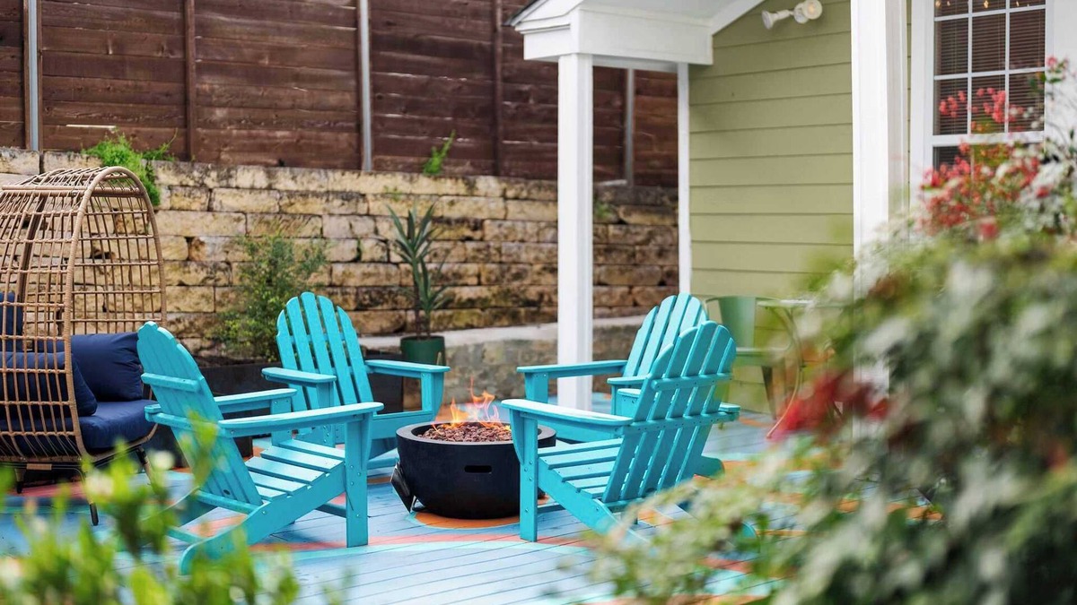 Greater South River City House | Content Casa: Walk to Bars + Sauna & Hot Tub