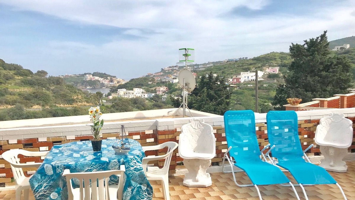 Ponza House | Conti Holiday Homes - Oleander with terrace overlooking the sea