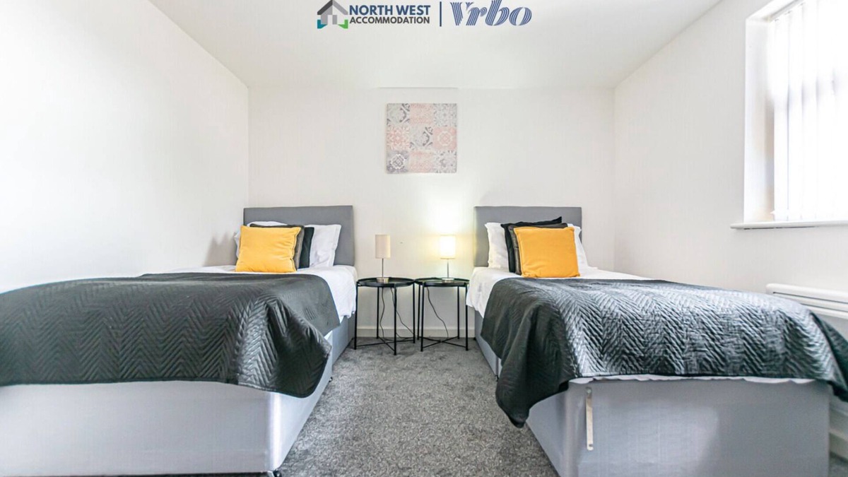 St Helens Condo | Contractor/Corporate Stays – Full Amenities, Near Liverpool and Warrington