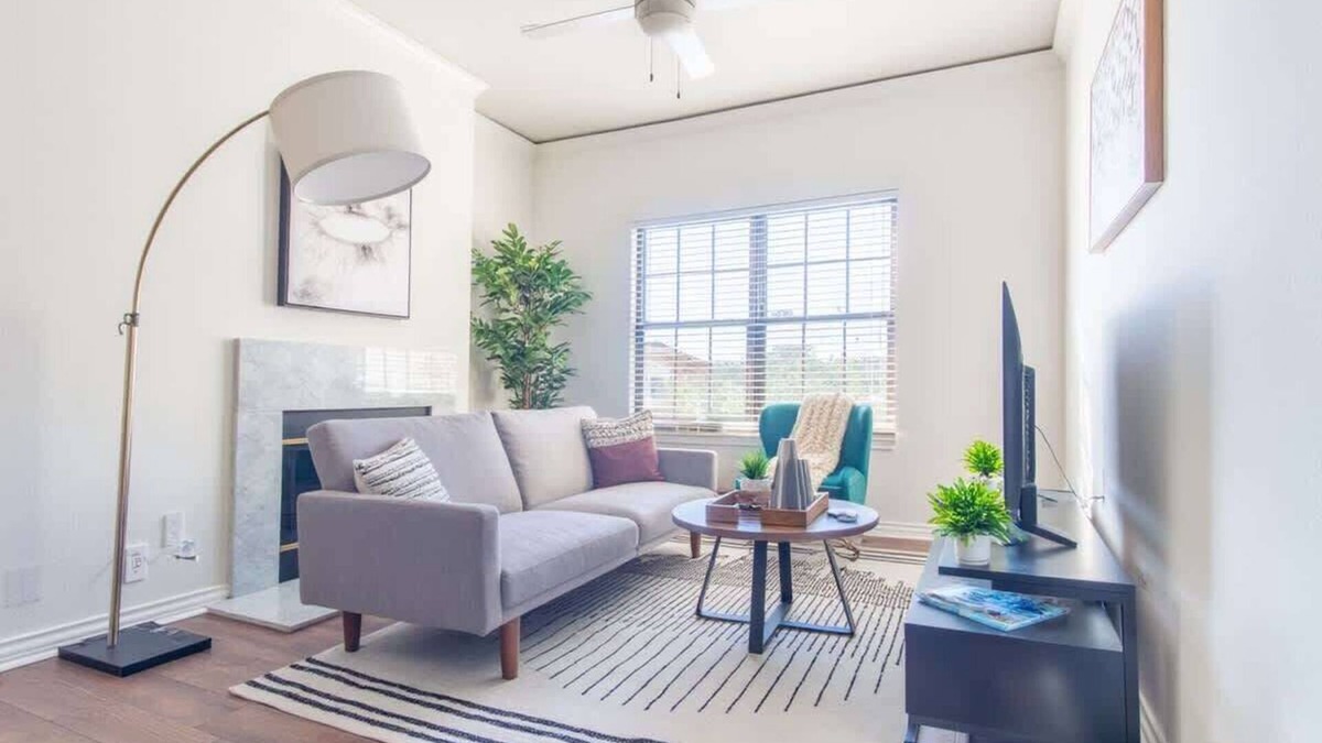 Irving Apartment | Convenient 1BR King Suite Pool, Gym & Parking 02