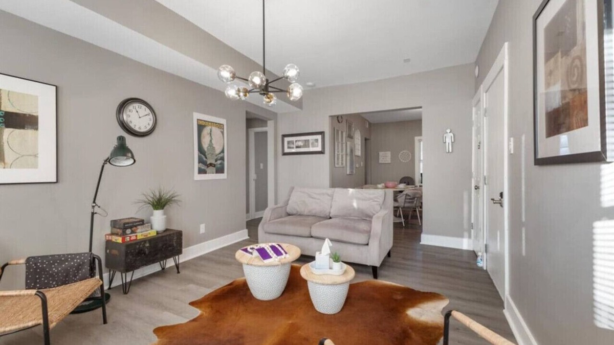 Meridian-Kessler Apartment | Convenient 2BR Near Convention & Hospitals
