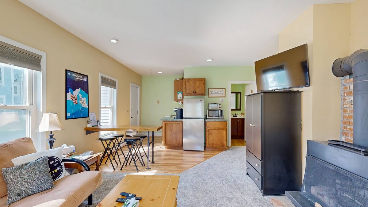 Proctorsville Condo | Convenient 3BR condo, close to Okemo, wifi, TV, village dining & walking