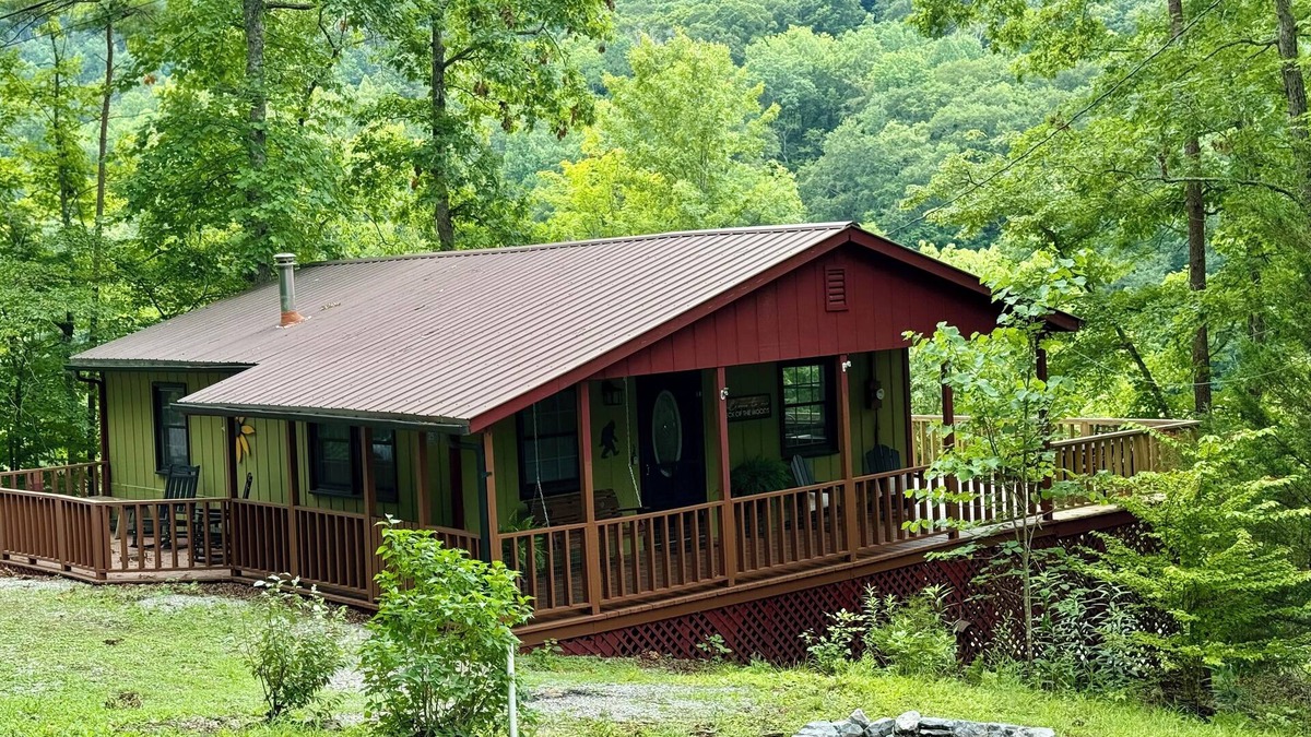 Sloans Valley Cottage | Convenient Access to the Best Hikes & Scenery! Direct access to Ramp, Fish, Swim