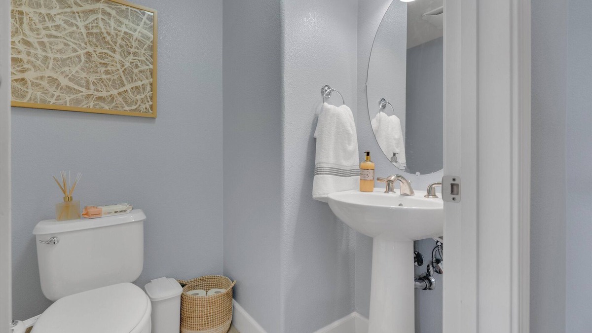 North San Jose Condo | Convenient and Accessible, Park + BBQ + Pool +Gym