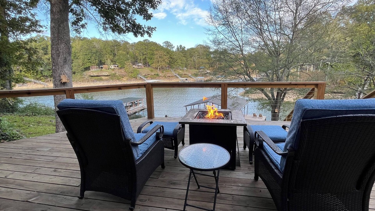 Cullman House | Convenient and Relaxing Lake House