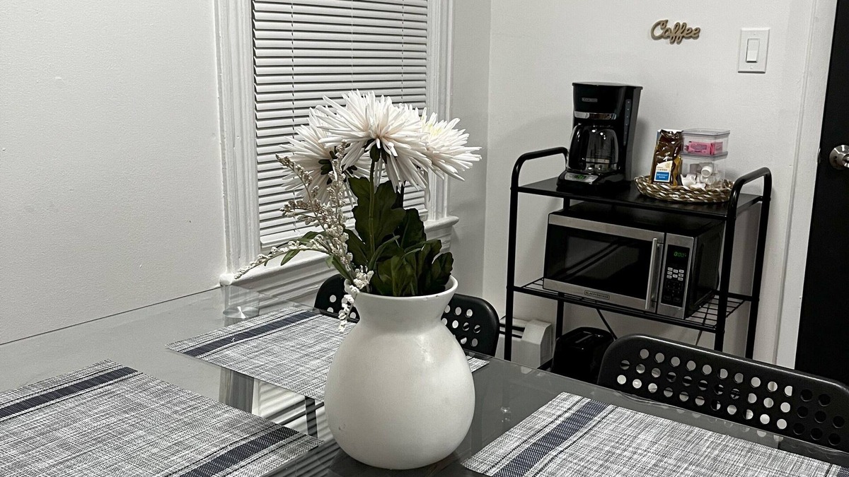 Hackensack Apartment | Convenient Apt Sleeps 6