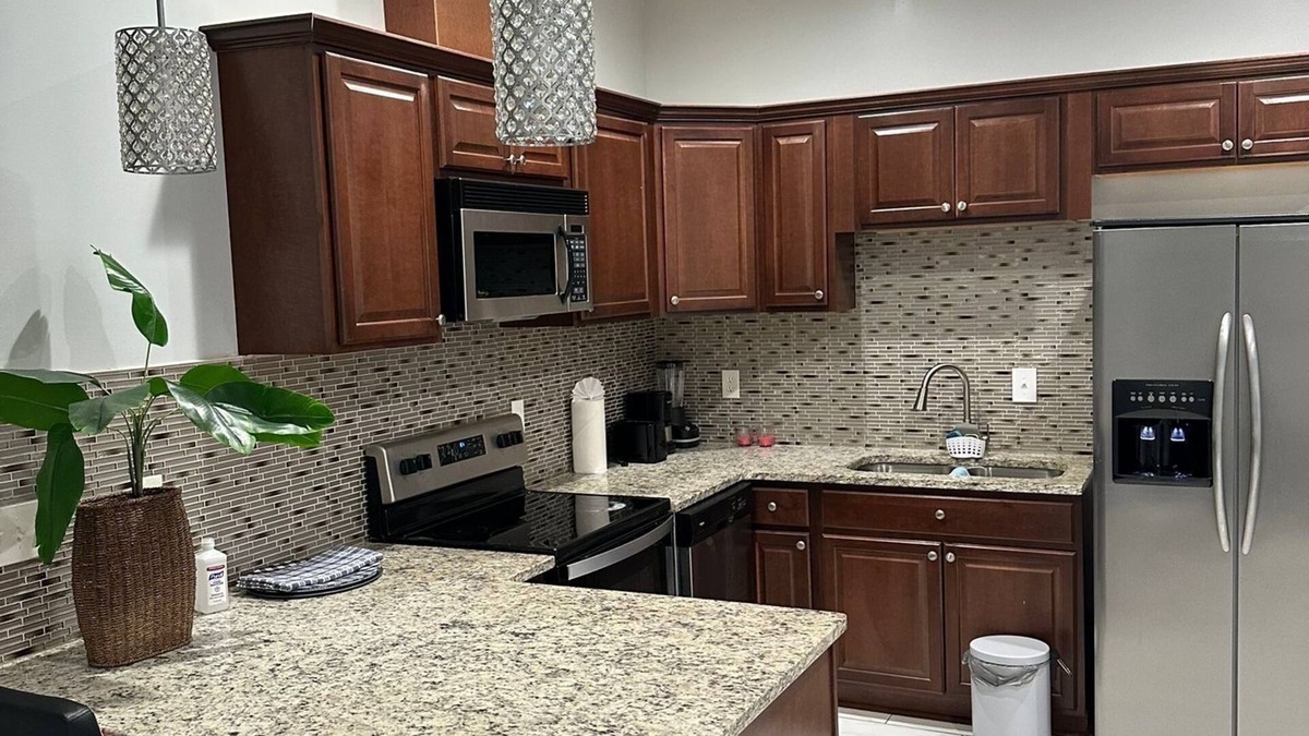 Tucker House | Convenient Atlanta Vacation in a quiet neighborhood. Walking trail, golf course
