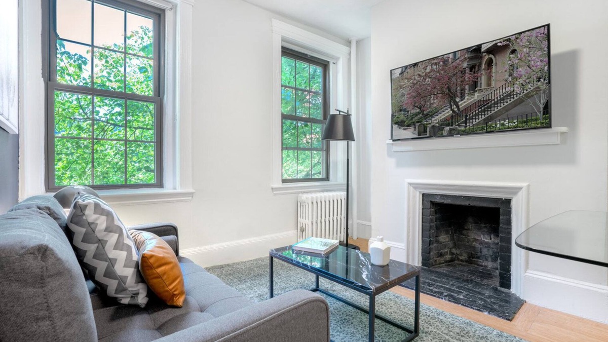 Beacon Hill Apartment | Convenient Beacon Hill 1BR near Mass Gen Hospital