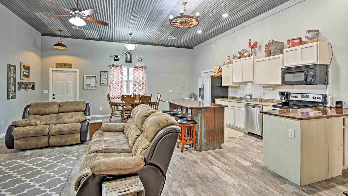 Broken Arrow House | Convenient Broken Arrow Home - 22 Mi to Tulsa!