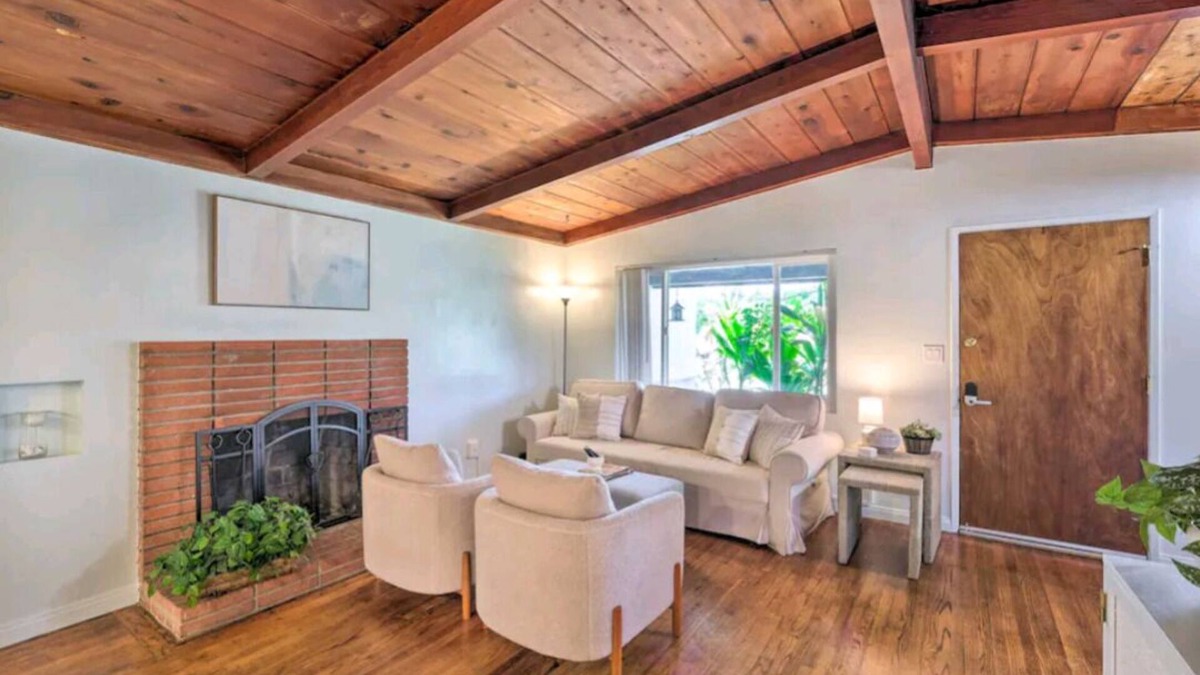Loma Alta House | Convenient Cozy Coastal Retreat: 1-Mi to Beach, Pet-Friendly & Firepit