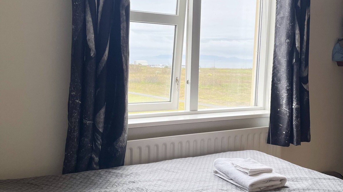 Innri-Njarthvik Bed & Breakfast | Convenient Cozy room