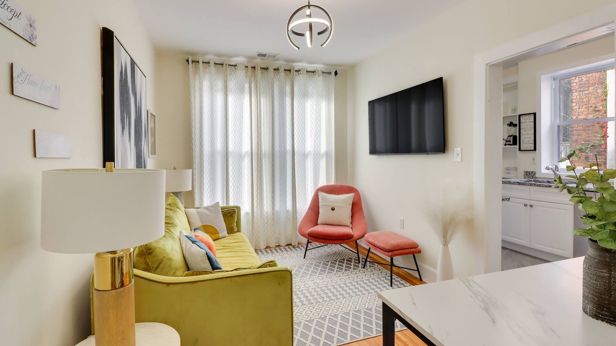 Eckington House | Convenient DC Townhome - 2 Mi to National Mall!