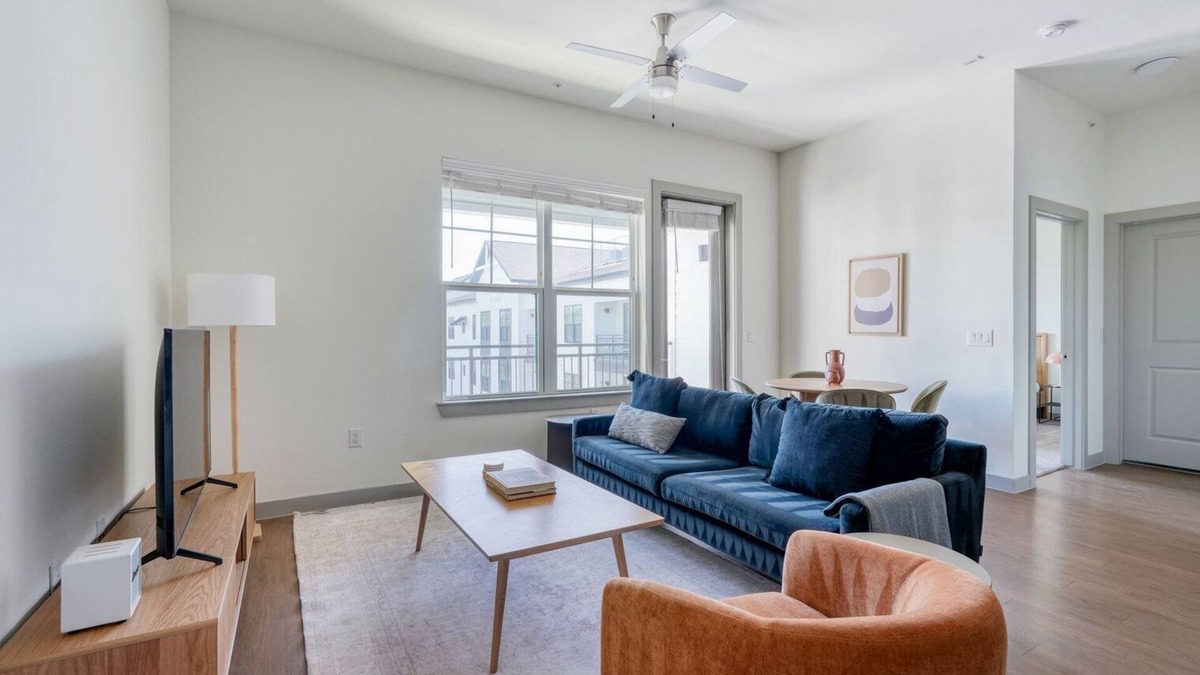 Knollwood On The Colorado River Apartment | Convenient East Austin 1BR w/ Pool, Gym & W/D, by Blueground