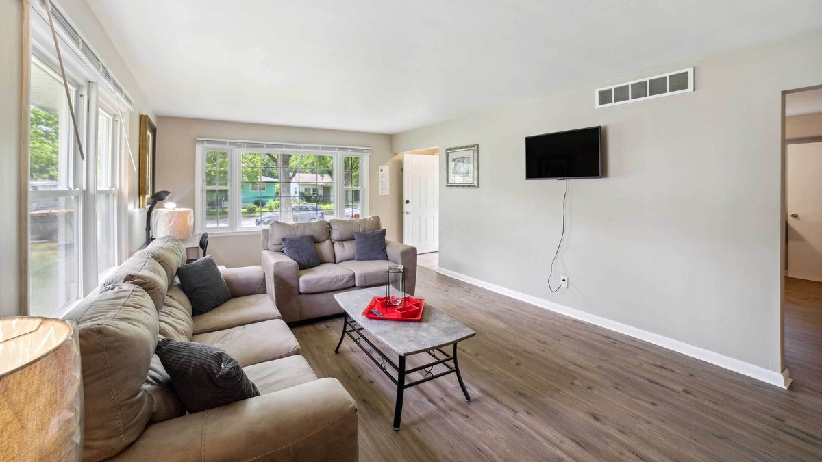 Gary House | Convenient Gary Vacation Rental, 10 Mi to Beach!