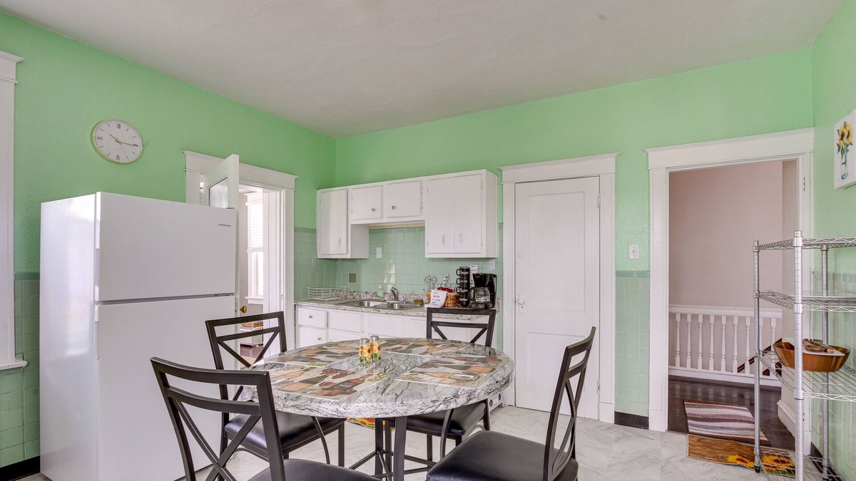 Jennings Apartment | Convenient Jennings Apartment, 12 Mi to St Louis!