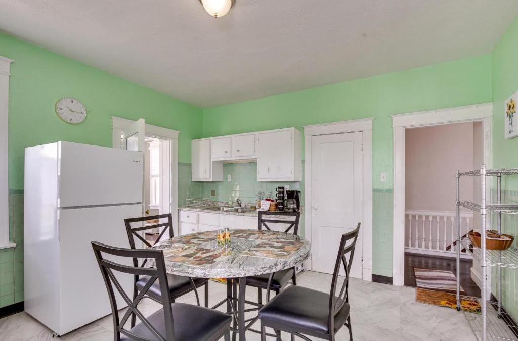 Jennings Apartment | Convenient Jennings Apartment, 12 Mi to St Louis!