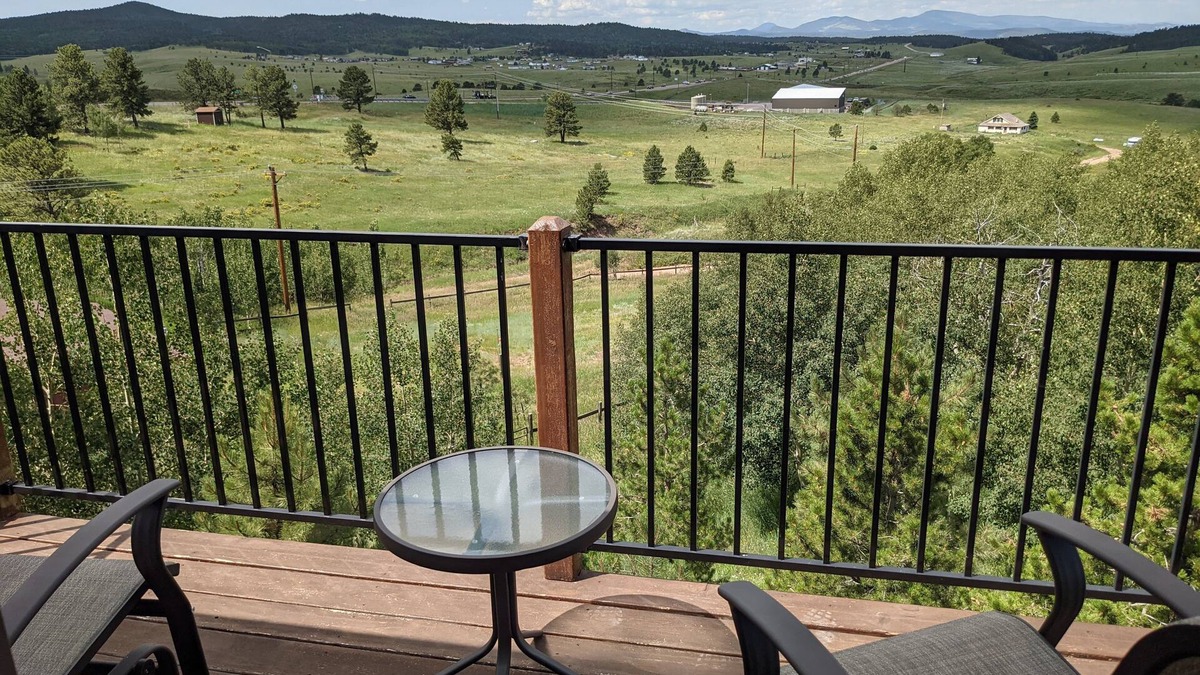 Divide House | Convenient Locale in the Heart of Divide w/Magnificent Views, multi decks, BBQ