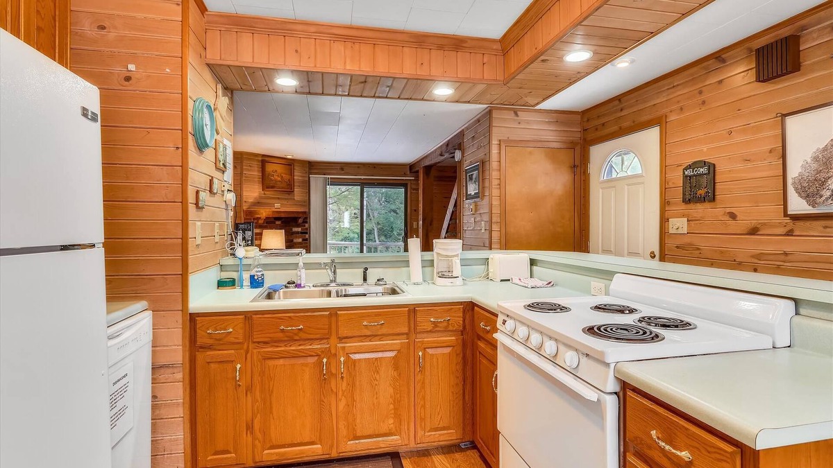Canaan Valley Condo | Convenient location meets affordable pricing at Pendletonheim 1B.