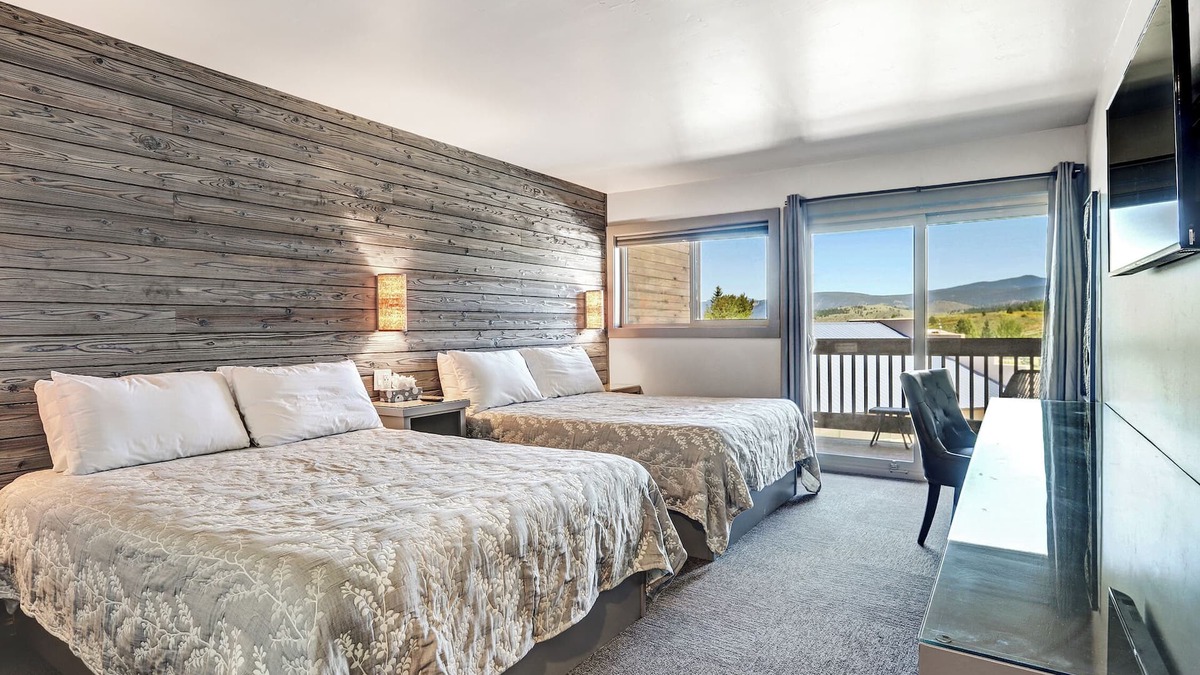 Angel Fire Hotel | Convenient Location | Elk Horn Lodge 301