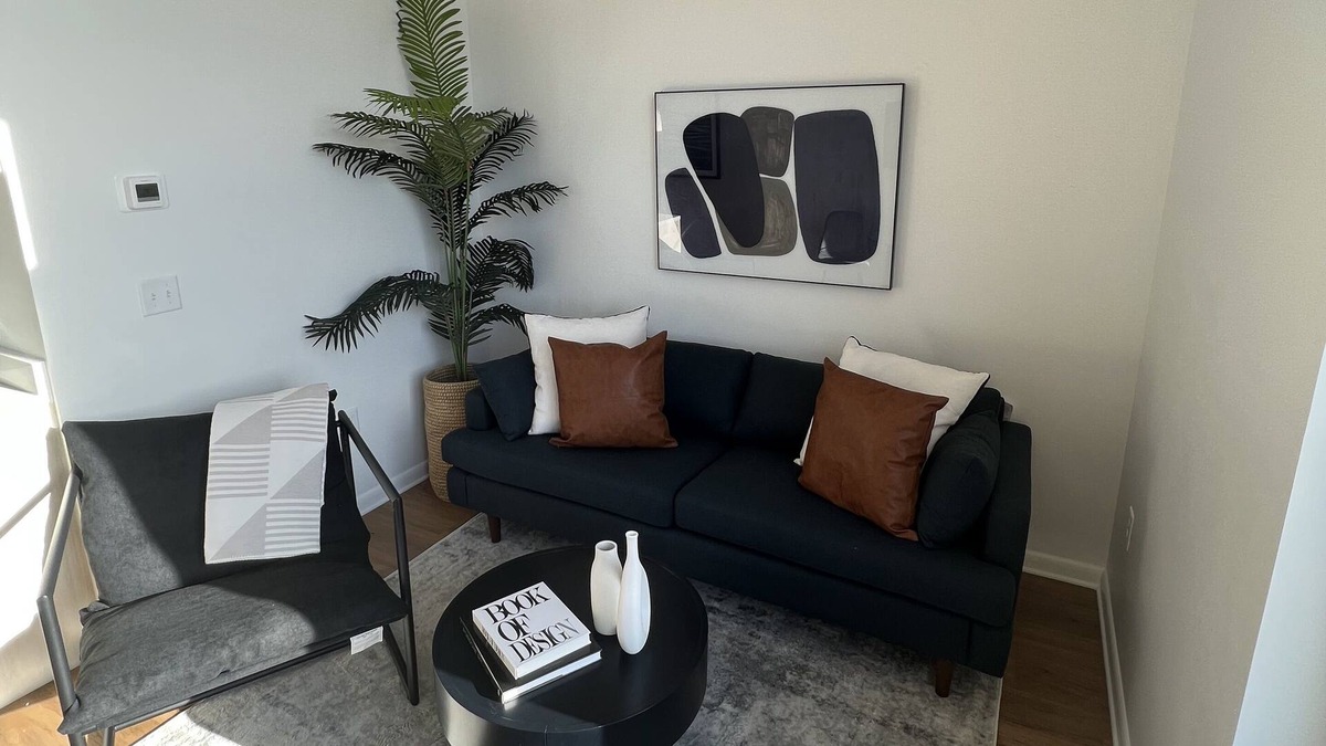 Jonesboro Apartment | Convenient loft with gated parking & 24/7 gym