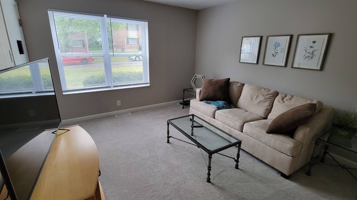 Ballwin Condo | Convenient Newly Renovated Ballwin 2 Bedroom Condo