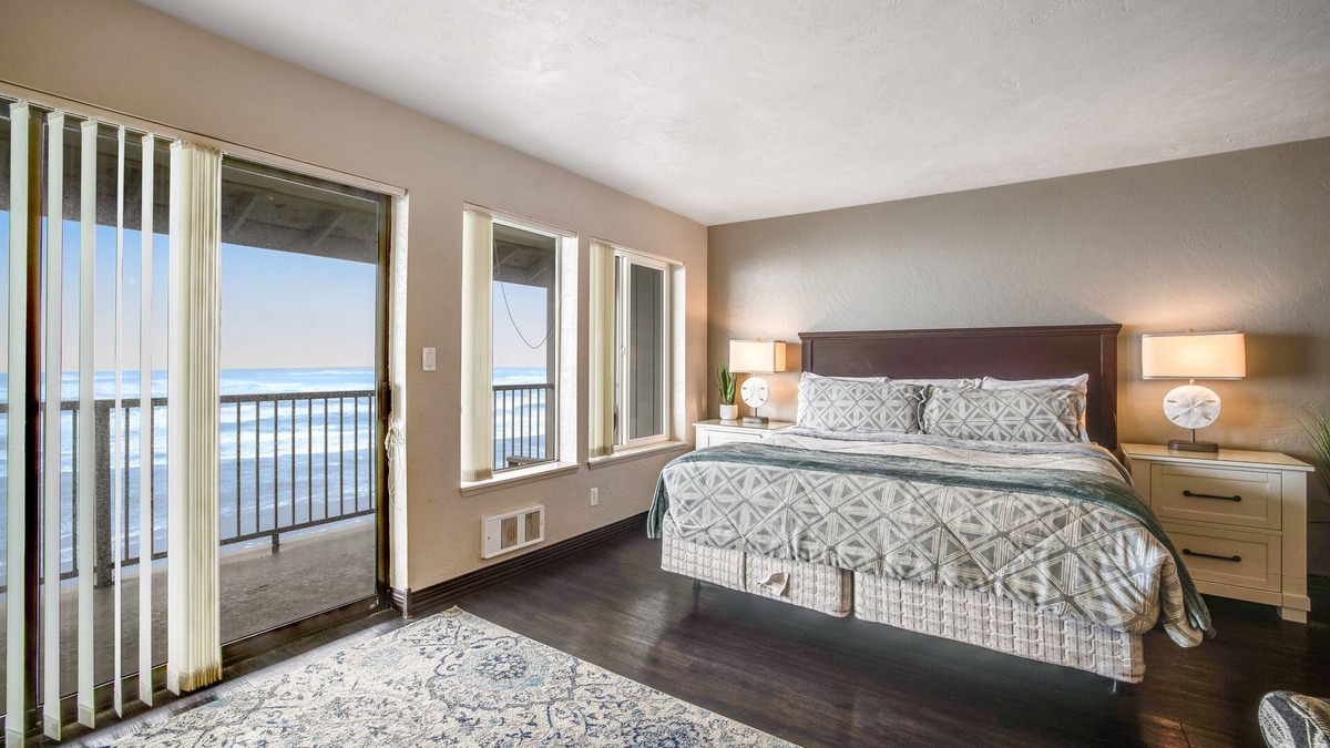 Newport Apartment | Convenient oceanfront studio condo with ocean view and seasonal pool