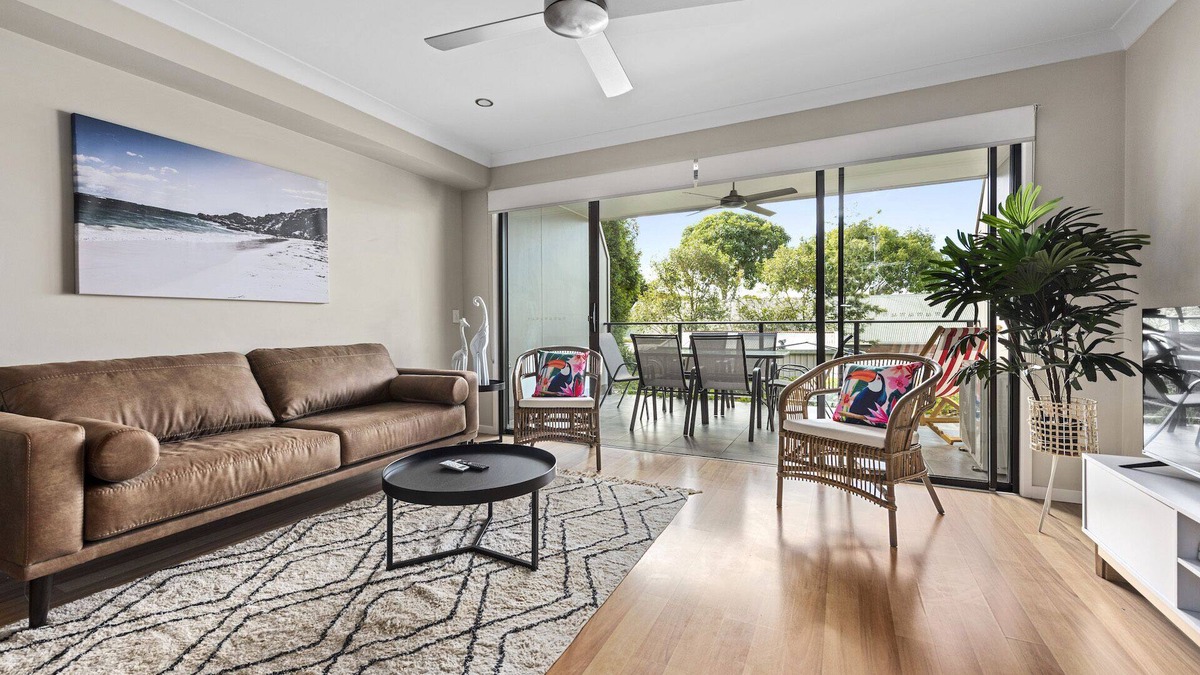 Murarrie Apartment | Convenient + Spacious! 3bed/2.5bath/1car~townhouse