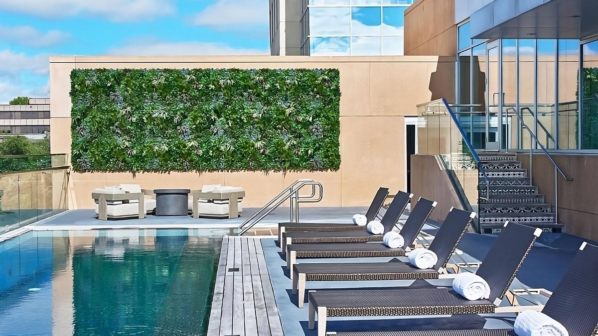 West Plaza Hotel | Convenient Stay, Superb Location! Onsite Pool, Pets Allowed, Near Crown Center