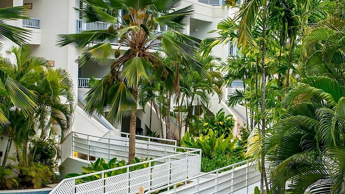 Hastings Hotel | Convenient Stay, Superb Location! Upscale Unit w/Balcony! FREE Parking, Pool