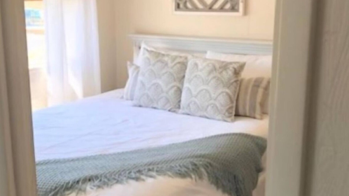 Rehoboth Beach Hotel | Convenient Stay | Free Breakfast & Free Parking | Minutes to Rehoboth Beach