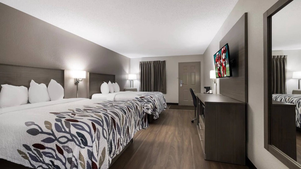 Weedsport House | Convenient Stay w/ Complimentary Breakfast! Near Old Brutus Historical Society