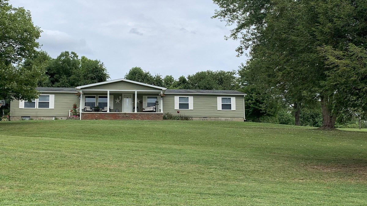 Nelsonville House | Convenient to OU, Hocking Hills and State Parks