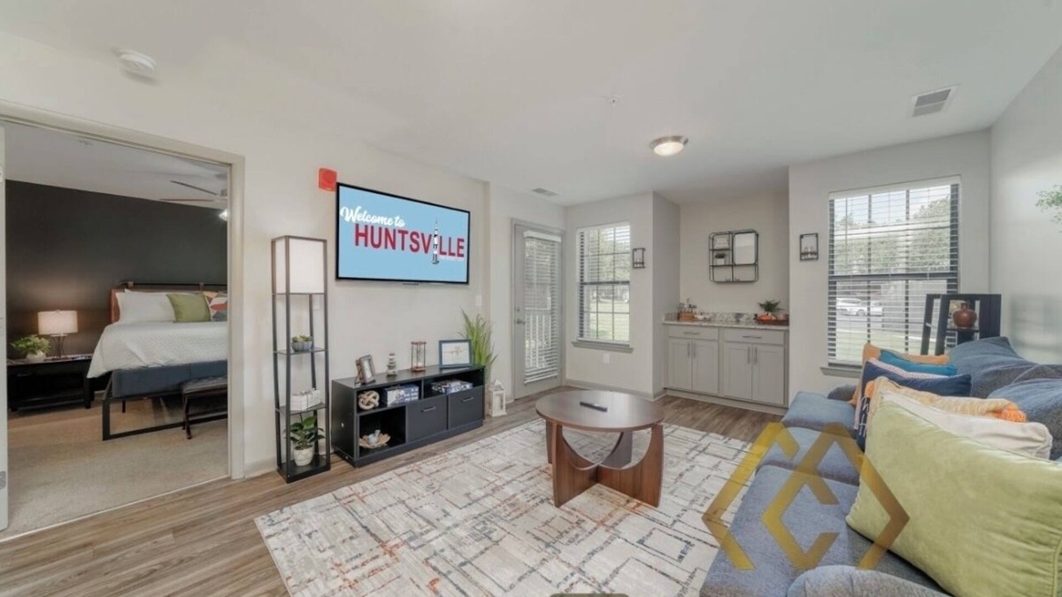 Sherwood Park Apartment | "Convenient UAH Student Haven/5 Mins from Campus" Gate 9 3 minutes