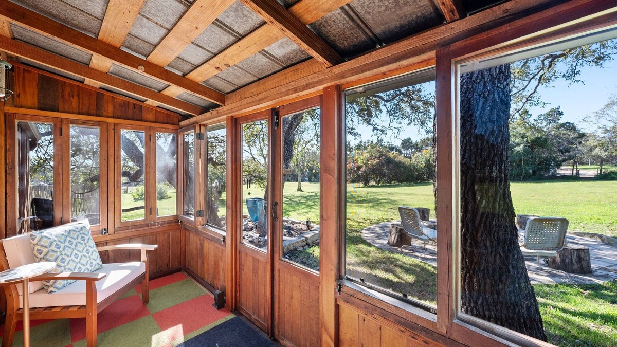 West Oak Hill House | Conveniently Located-Charming Tiny Cabin-Oak Hill!