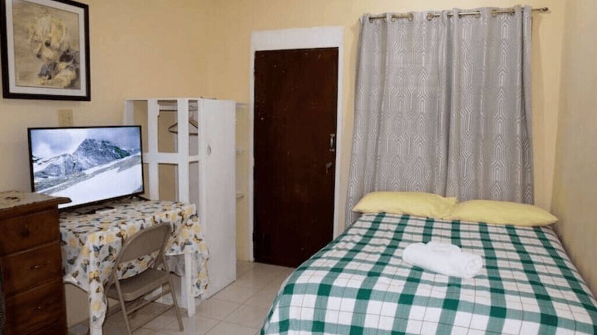 Mona Heights Apartment | Conveniently located Mona Studio Apartment