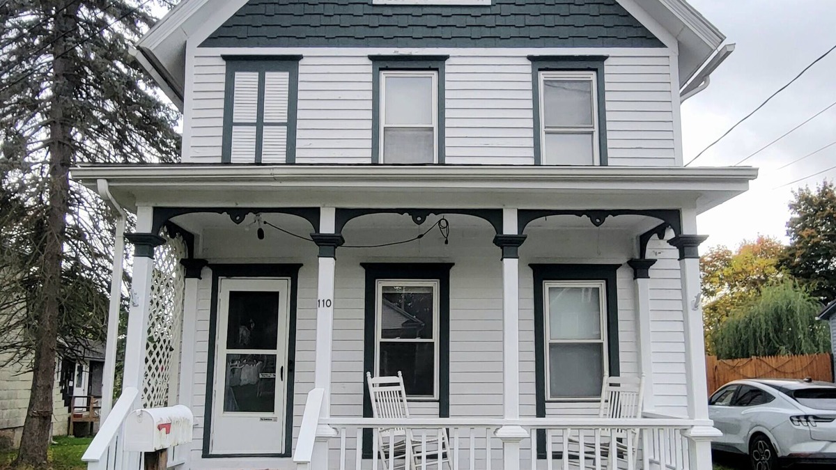 Penn Yan Cottage | Conveniently located near main street w/L2 EV charging facility