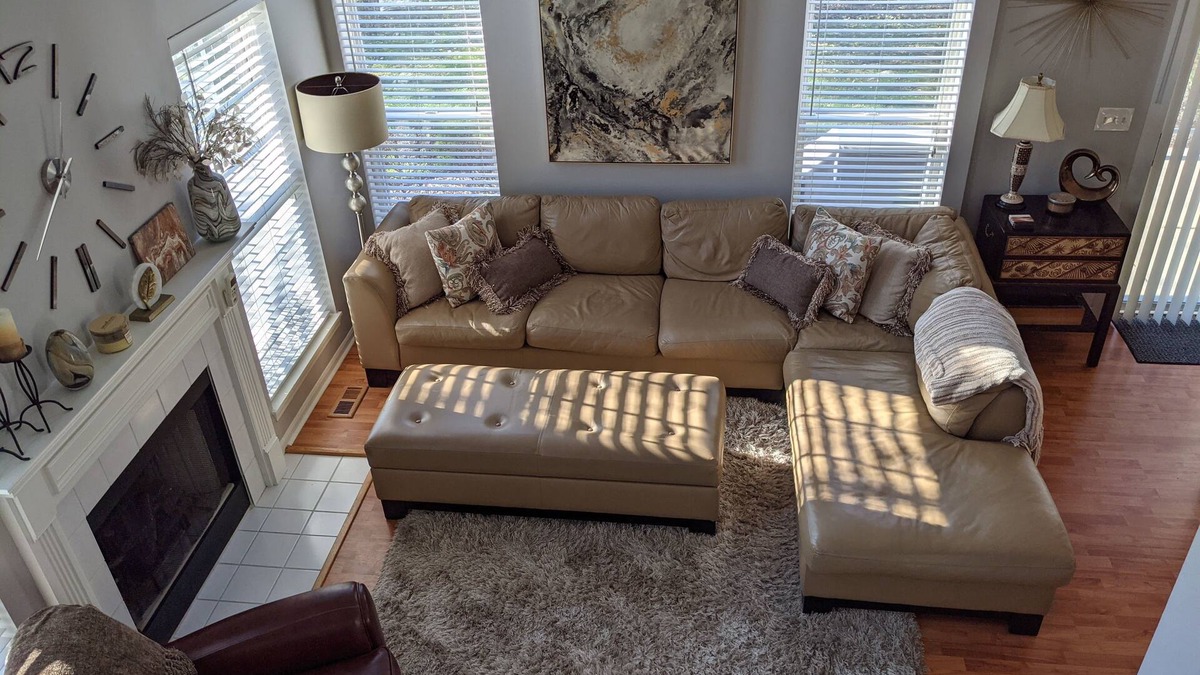 Itasca House | Conveniently located spacious townhome.