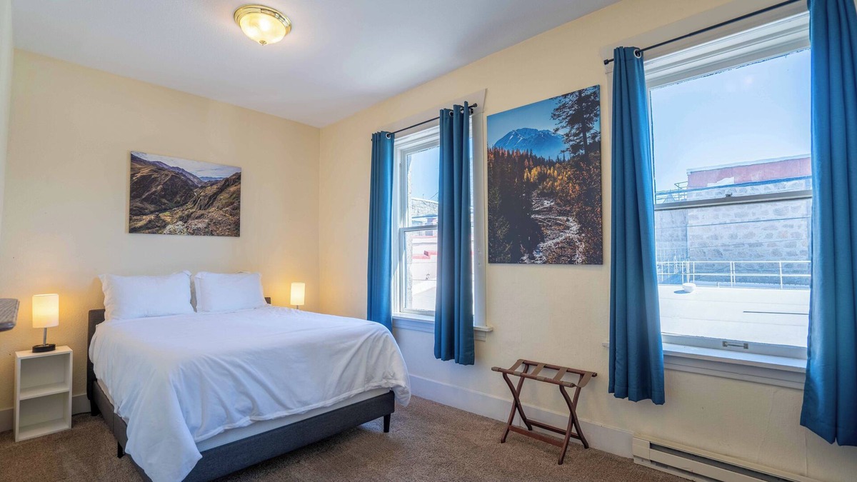 Enterprise Apartment | Conveniently Located 2 BD in Heart of Enterprise