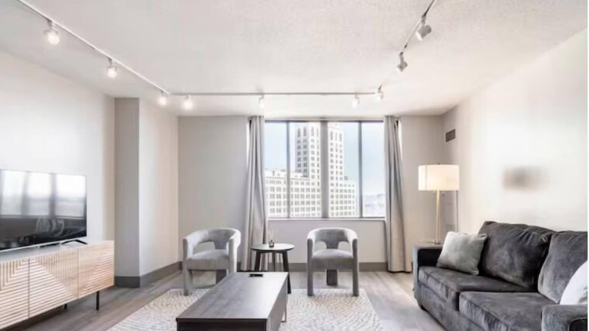 Downtown Hartford Apartment | Convention Center 1BR Condo| Downtown Hartford|GYM