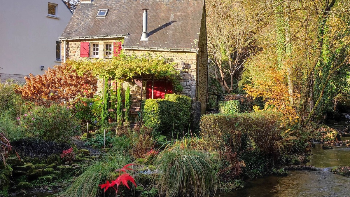 Lignol Cottage | Converted 17c Watermill Offering Peace & Tranquillity in the Heart of Brittany