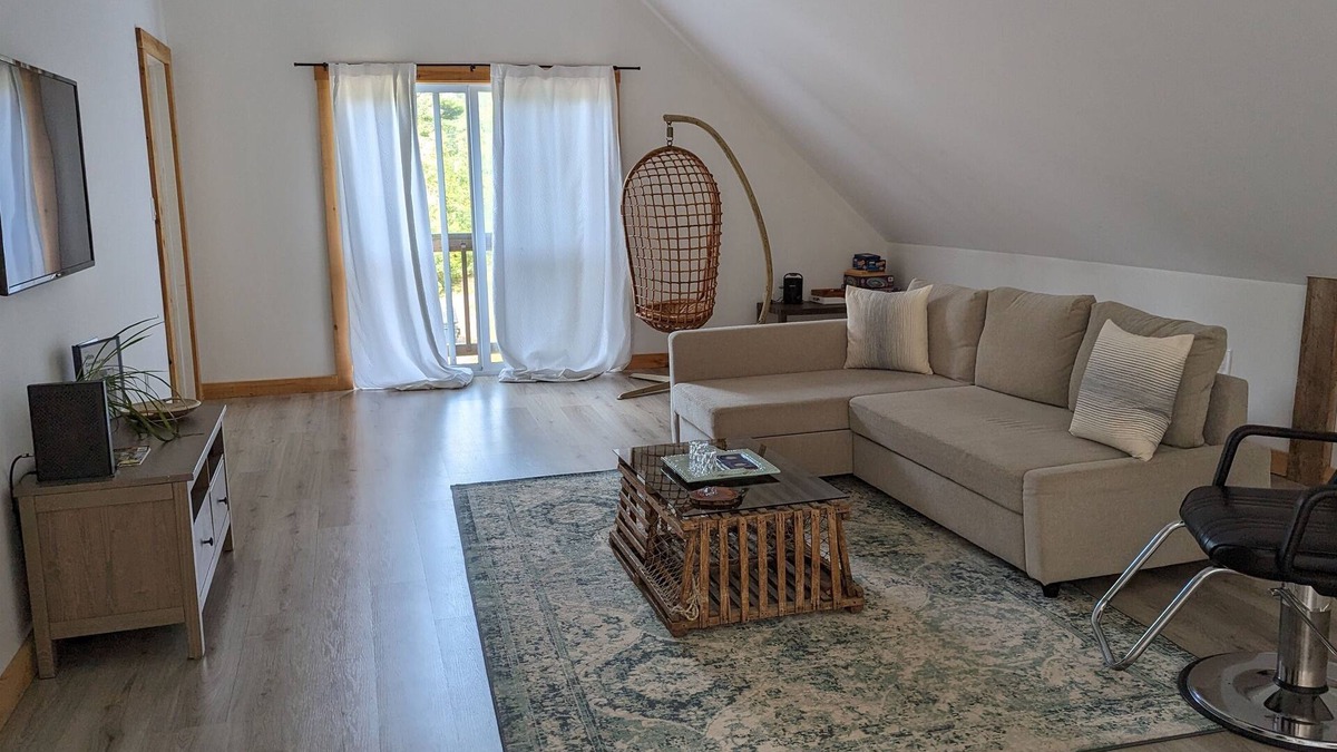 Sanford House | Converted 1800s Horse barn on 2 acres