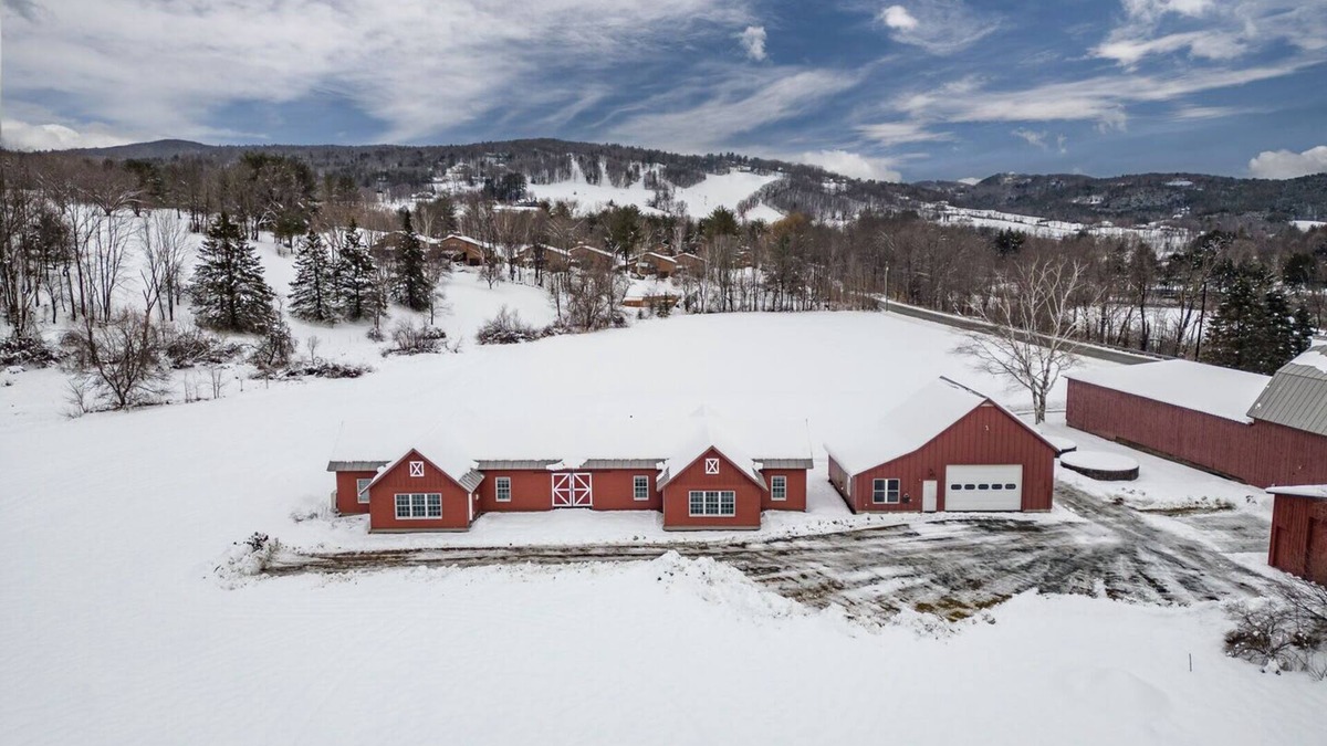 Quechee House | Converted Carriage Barn | The Carriage House Unit1
