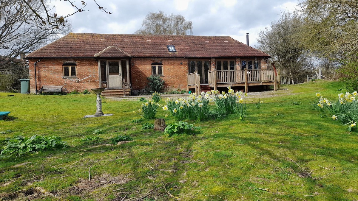 Hastings Cottage | Converted stable in secluded rural setting.