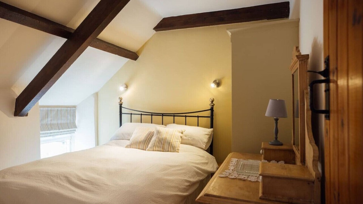 Haverfordwest House | Converted Stone Cottage with indoor swimming pool