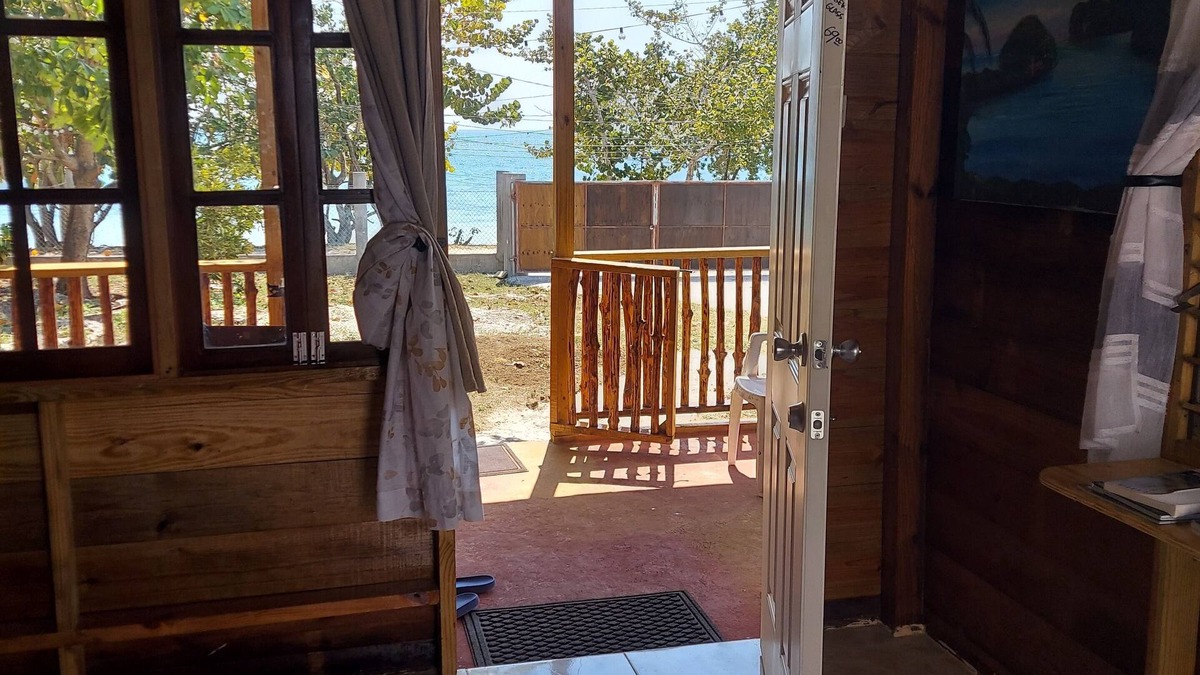 Orange Bay Cabin | Converted Storeroom Cabin by the Beach