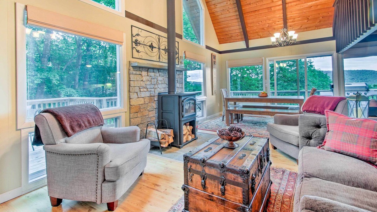 Eidelweiss Village Cabin | Conway Area Chalet w/Mountain Views & Fire Pit!