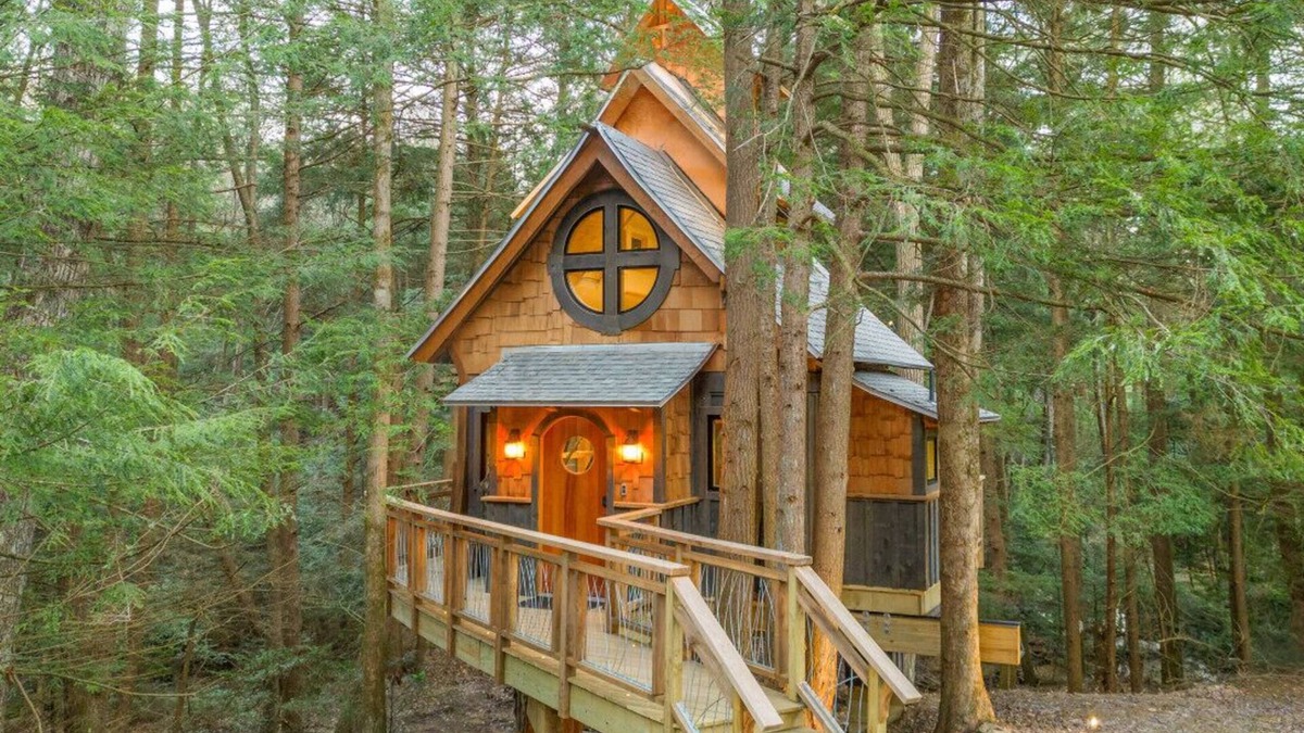 Tylersburg Cabin | Cook Forest Luxury Treehouse