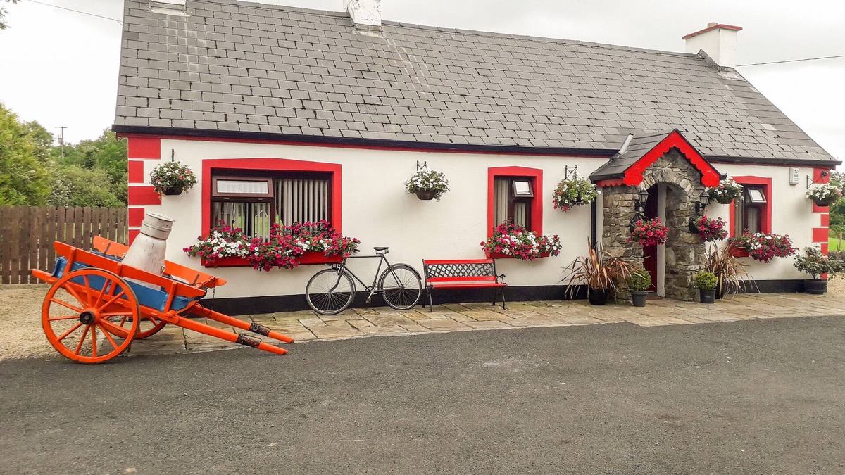 Ballyshannon Cottage | COOKIES COTTAGE, pet friendly in Ballyshannon, County Donegal