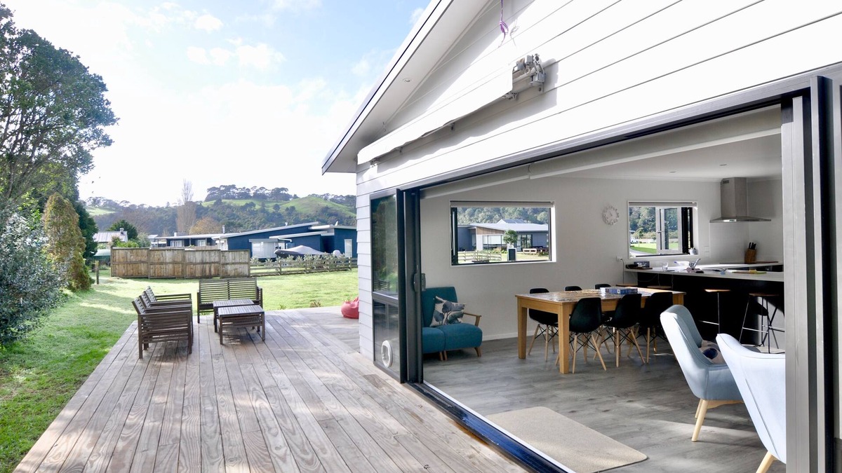 Cooks Beach House | Cooks Beach Voyager Holiday Home